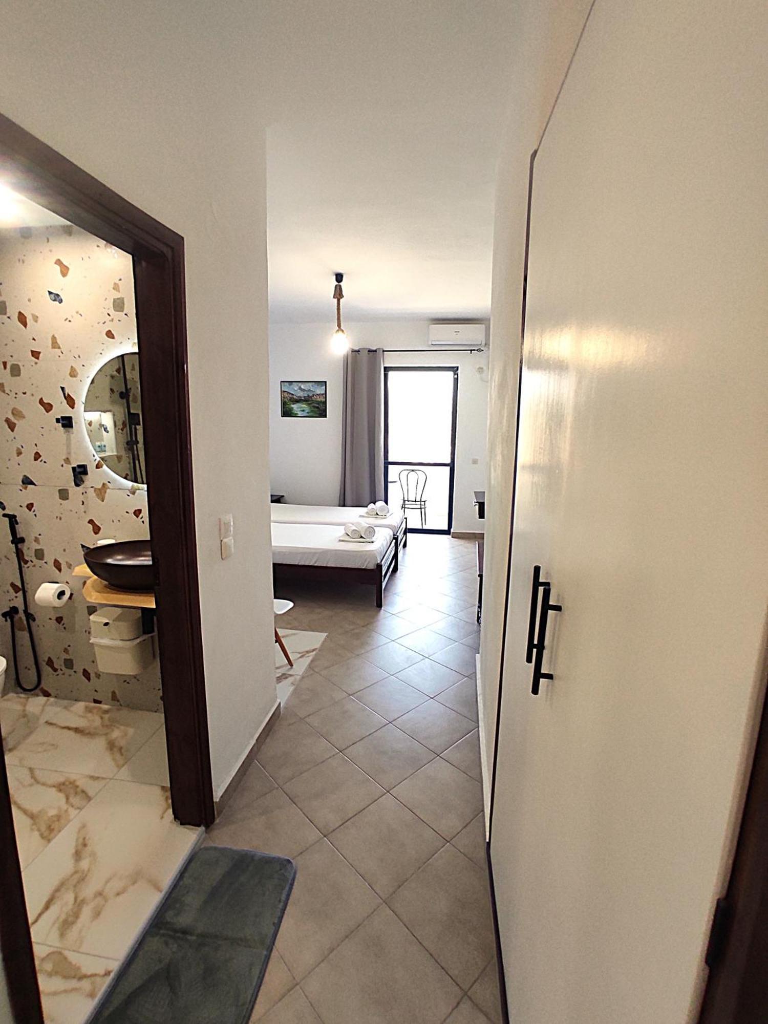 Creta Star Apartments Agia Galini Exteriör bild