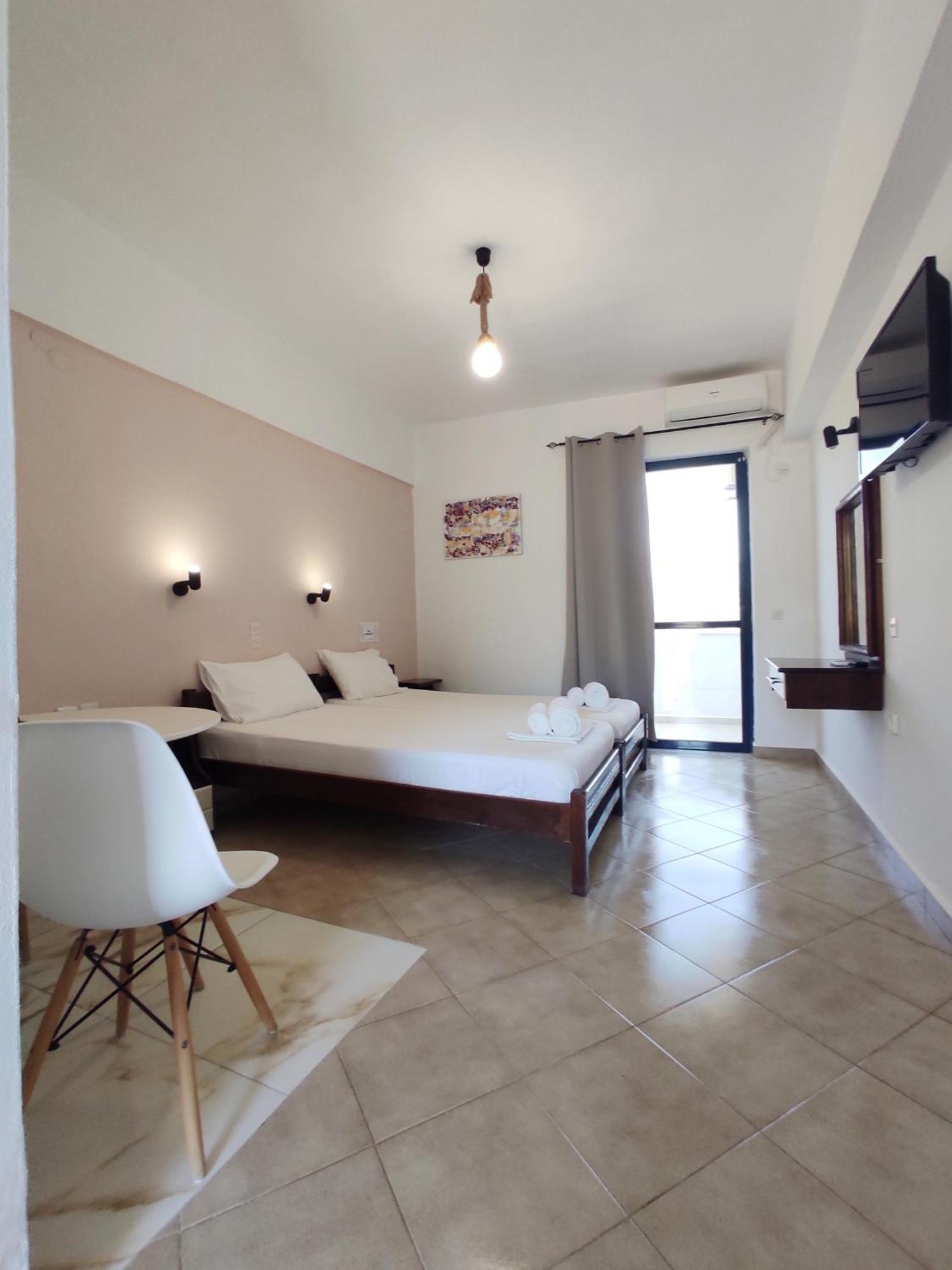 Creta Star Apartments Agia Galini Exteriör bild